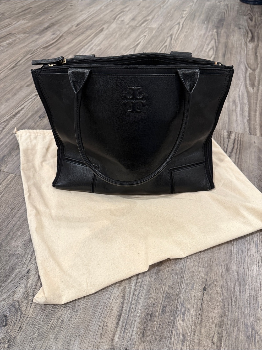 Tory Burch Ella Black Leather Tote Bag - Picture 2 of 16
